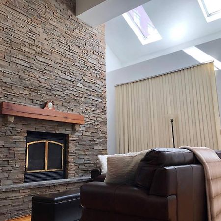 Full loft-style apartment near Omni New Haven Exteriör bild