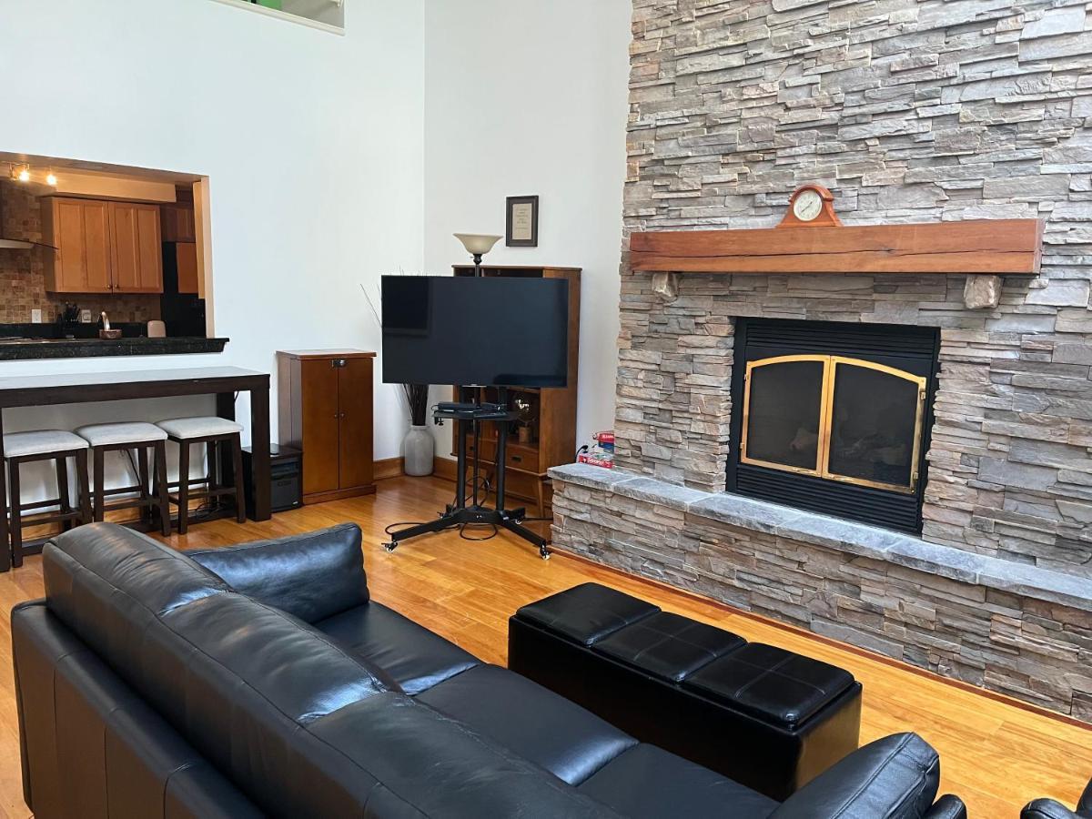 Full loft-style apartment near Omni New Haven Exteriör bild