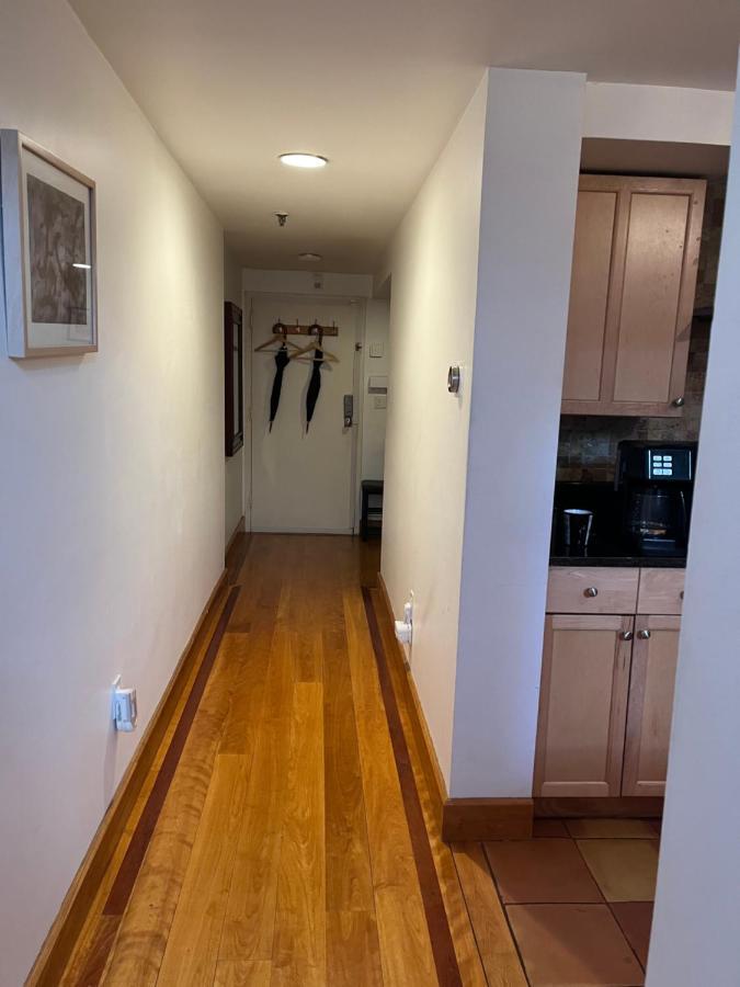 Full loft-style apartment near Omni New Haven Exteriör bild