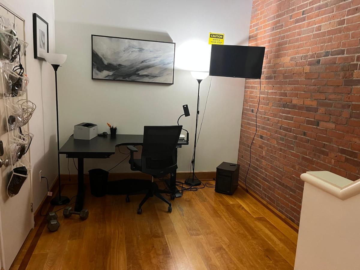 Full loft-style apartment near Omni New Haven Exteriör bild