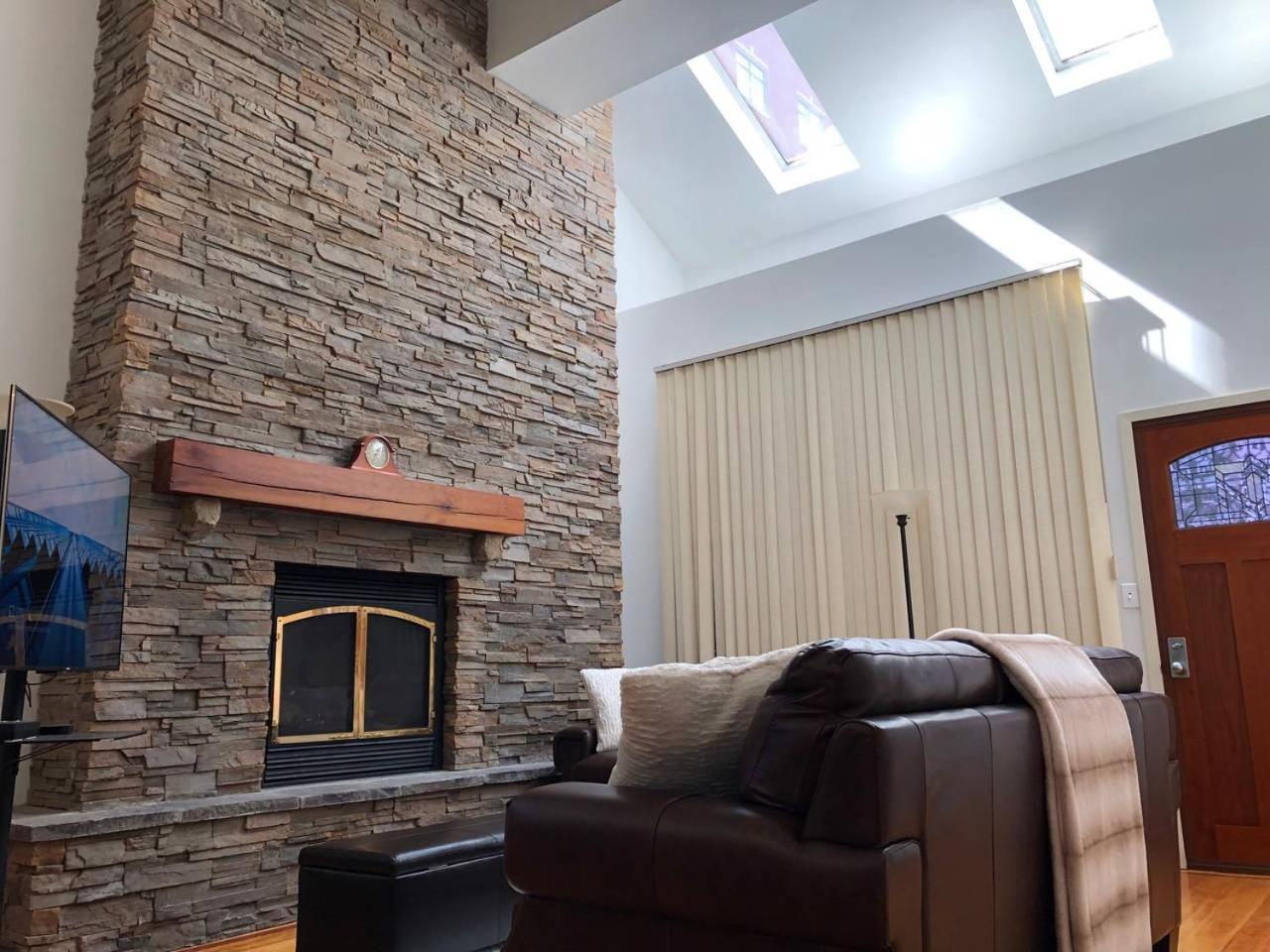 Full loft-style apartment near Omni New Haven Exteriör bild