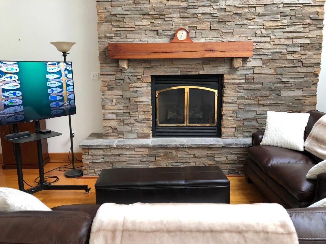 Full loft-style apartment near Omni New Haven Exteriör bild